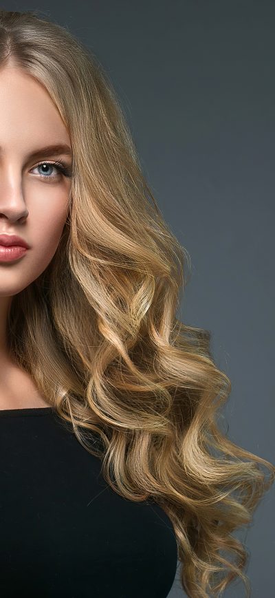 Fond d'écran iPhone Girl Blonde Hair Glance 4k