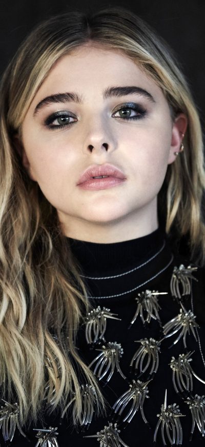 Fond d'écran iPhone Chloe Mortez 8k