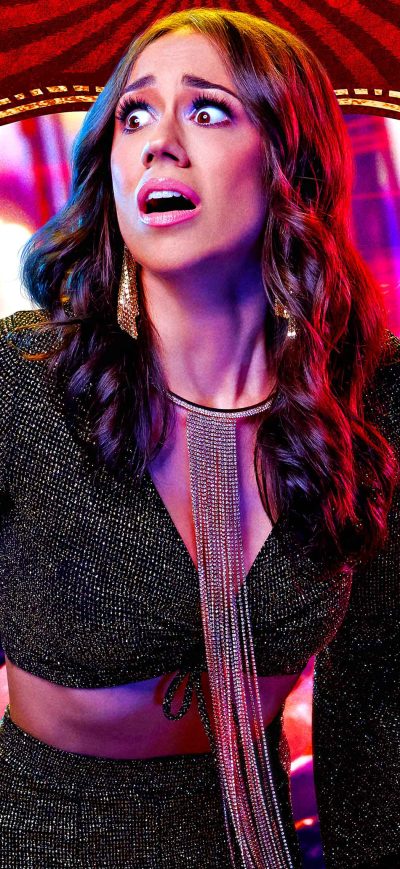 Fond d'écran iPhone Colleen Ballinger In Esacpe The Night Season 3