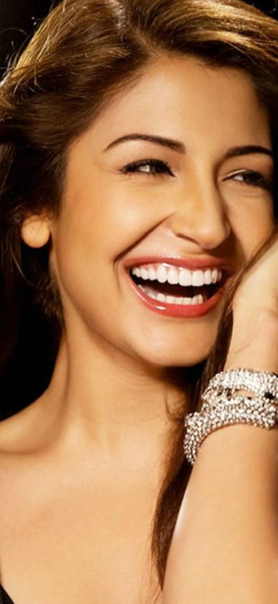 Fond d'écran iPhone Anushka Sharma HD