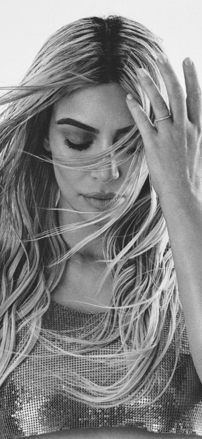 Fond d'écran iPhone Kim Kardashian Elle 2018 Monochrome