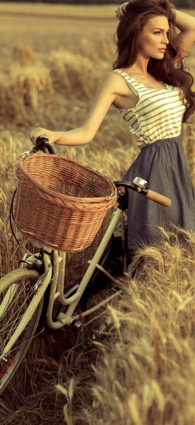 Fond d'écran iPhone Cute Girl With Cycle