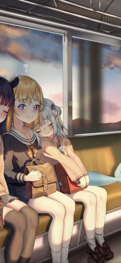 Fond d'écran iPhone Anime Girls In Train Closed Eyes Smiling Sailor Uniform