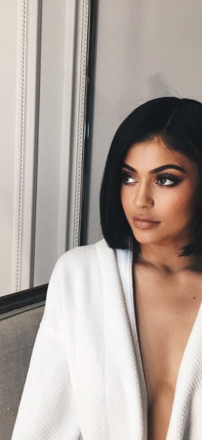 Fond d'écran iPhone Kylie Jenner Short Black Hair 2017