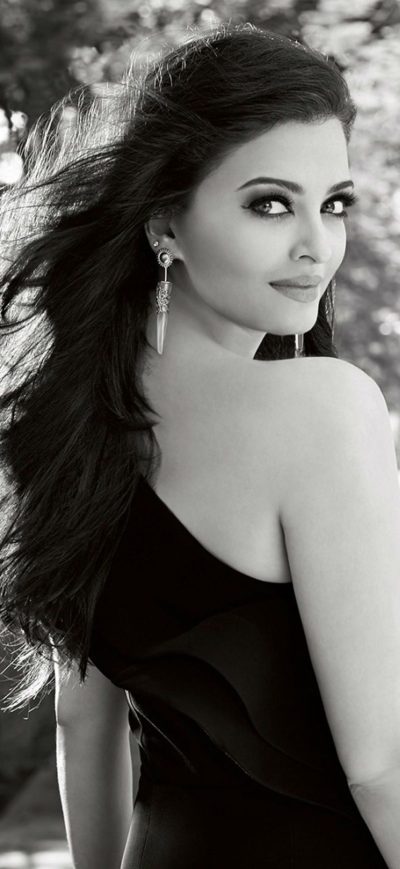 Fond d'écran iPhone Aishwarya Rai Bachan In Black Dress