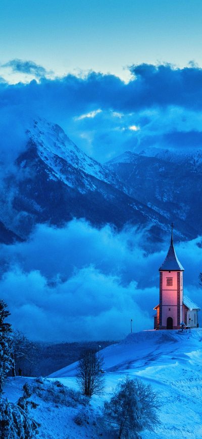 Fond d'écran iPhone House Near Mountain Peak 4k