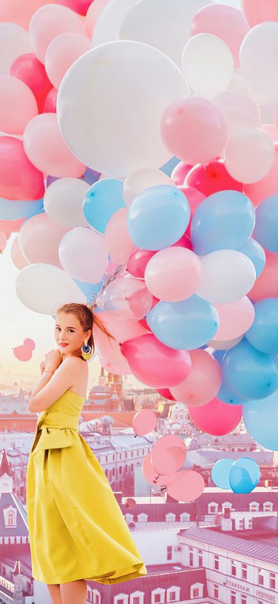 Fond d'écran iPhone Girl With Balloons 4k