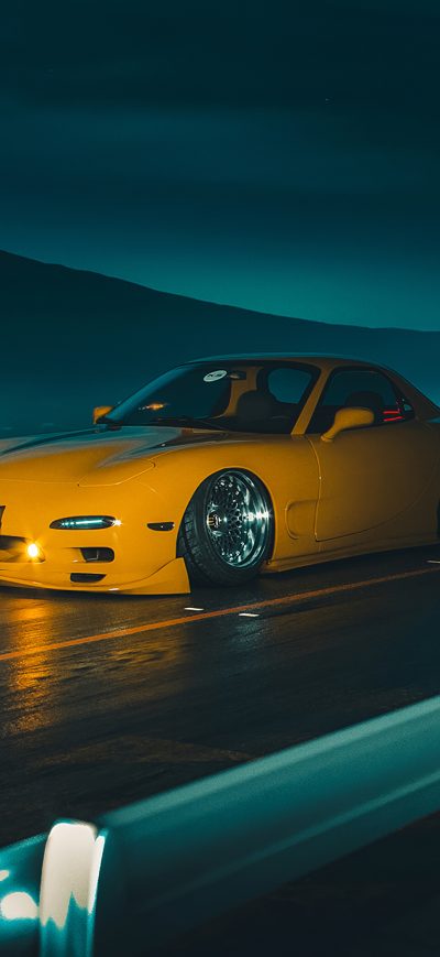 Fond d'écran iPhone Yellow Mazda 4k