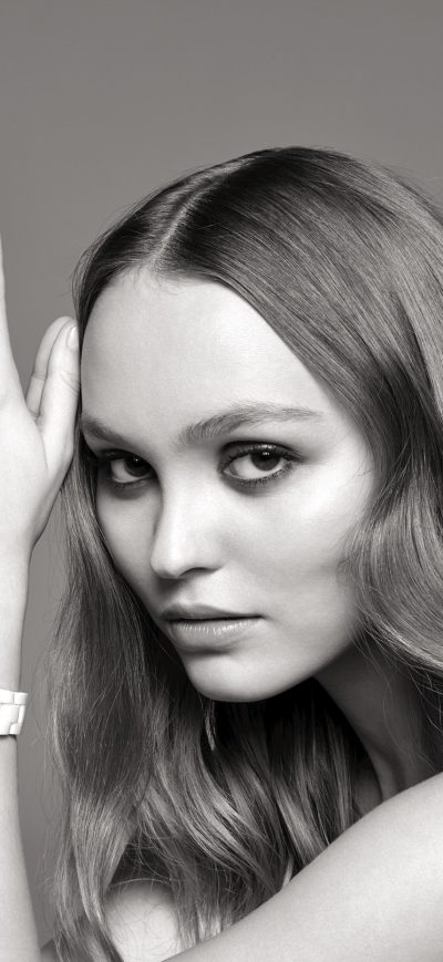 Fond d'écran iPhone Lily Rose Depp Chanel J12 Watch Campaign