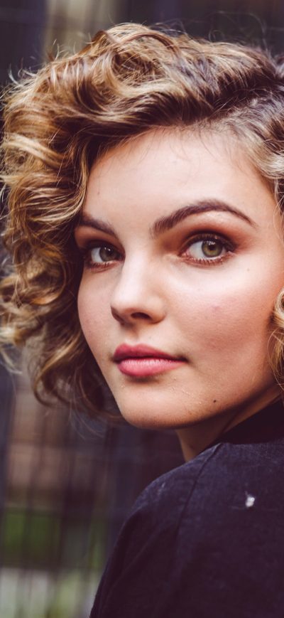 Fond d'écran iPhone Camren Bicondova