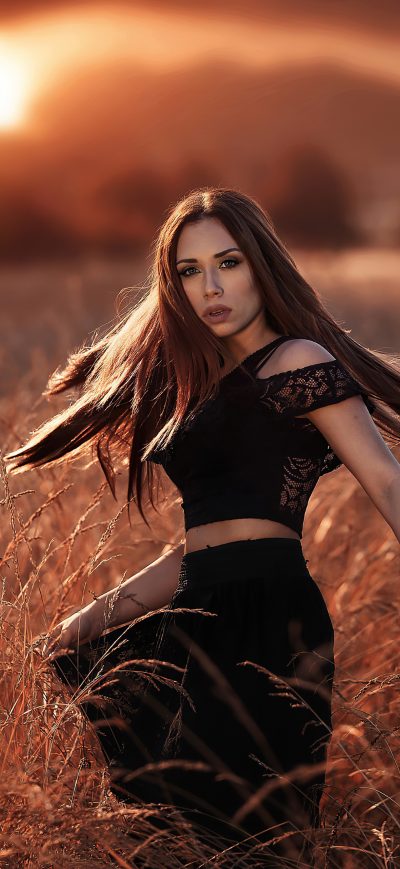 Fond d'écran iPhone Girl Model Sunset Gold Field 4k