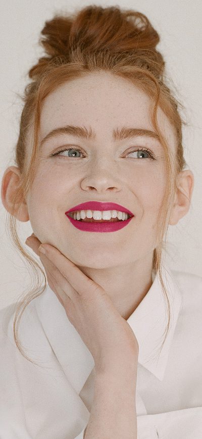 Fond d'écran iPhone Sadie Sink Givenchy Beauty Campaign 2021