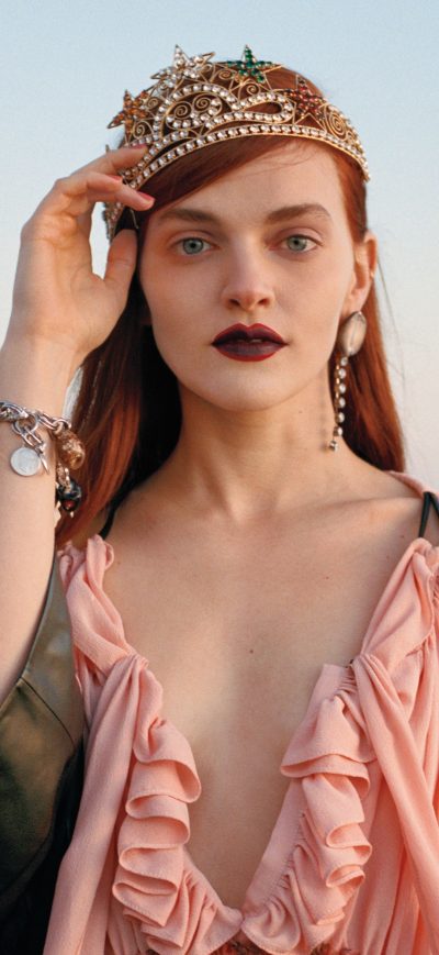 Fond d'écran Madeline Brewer sur iPhone