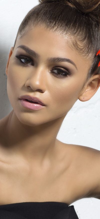 Fond d'écran iPhone Zendaya Seventeen Magazine 2020