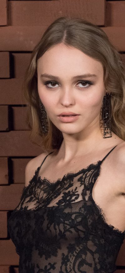 Fond d'écran iPhone Lily Rose Depp 2017