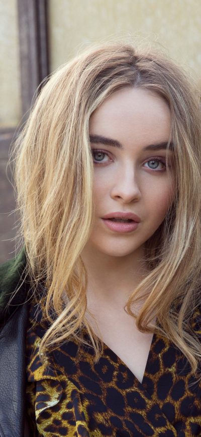 Fond d'écran iPhone Sabrina Carpenter 4k 2017