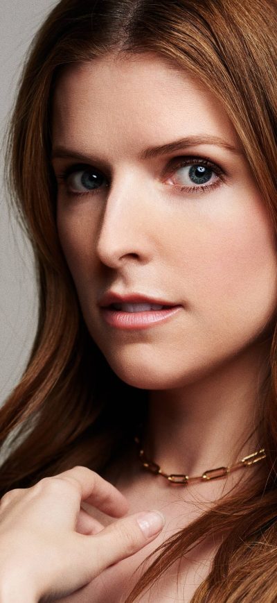 Fond d'écran iPhone Anna Kendrick Backstage Magazine 2020