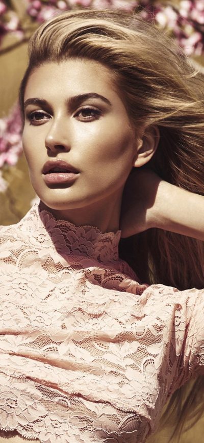 Fond d'écran iPhone Hailey Baldwin Guess Campaign