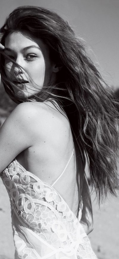 Fond d'écran iPhone Gigi Hadid March Vogue Monochrome