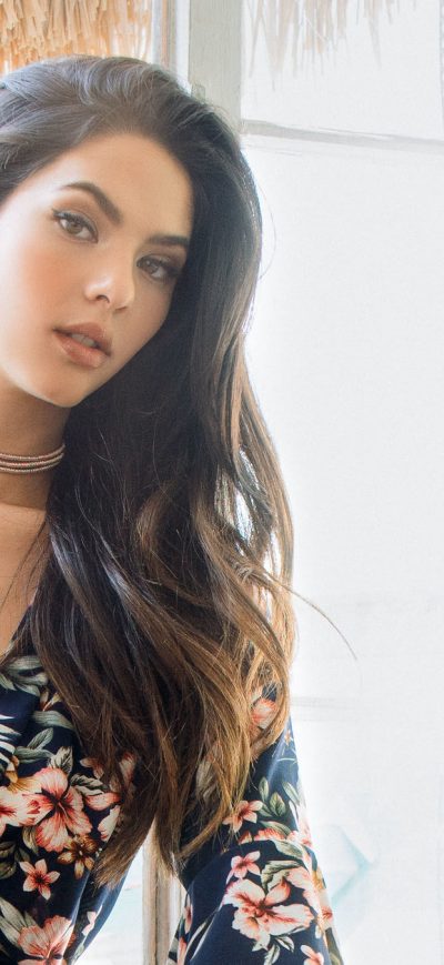 Fond d'écran Christen Harper sur iPhone
