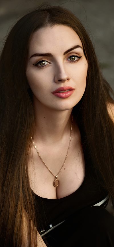 Fond d'écran iPhone Beautiful Brunette 4k