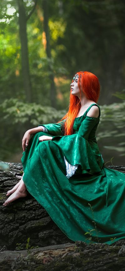 Fond d'écran iPhone Redhead Girl Forest Cosplay