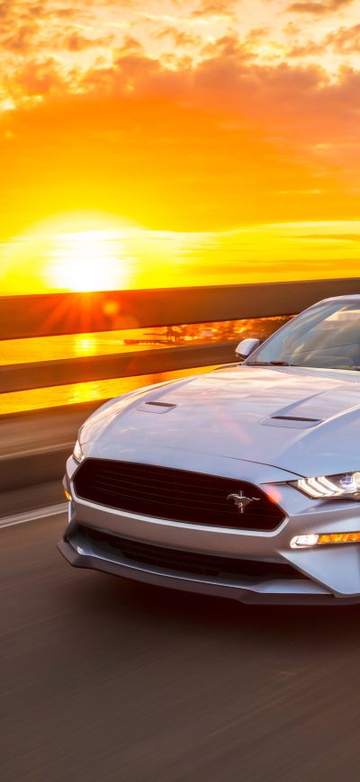 Fond d'écran Ford Mustang GT Convertible 2019 sur iPhone