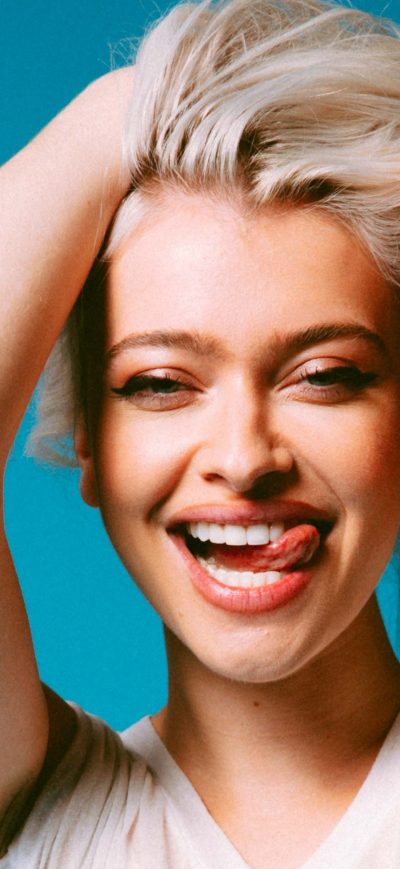 Fond d'écran Alice Chater sur iPhone