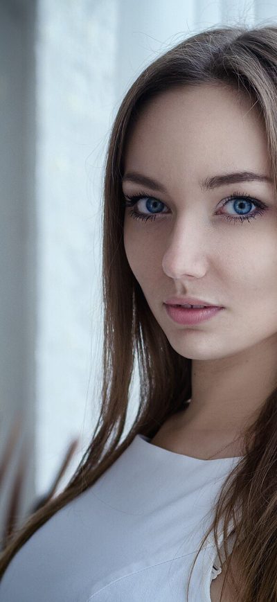 Fond d'écran iPhone Blue Eyes Brunette Girl