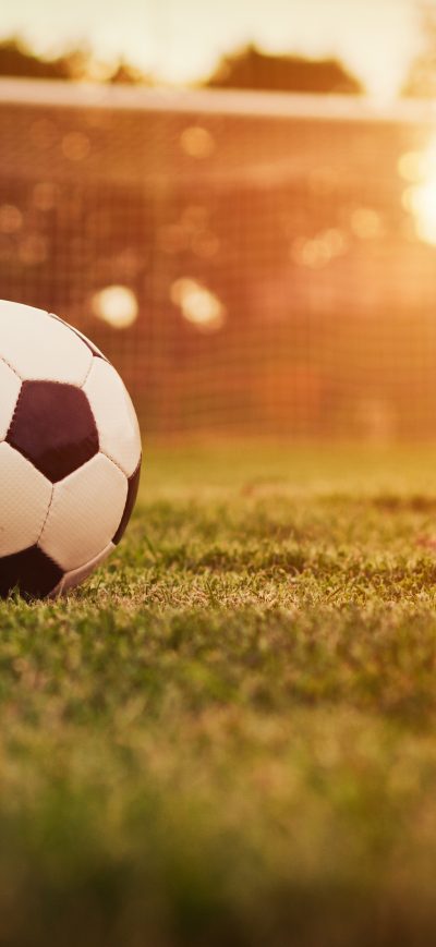 Fond d'écran iPhone Football Ground Sun Rays 4k