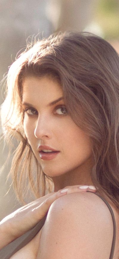 Fond d'écran iPhone Amanda Cerny Guess Model