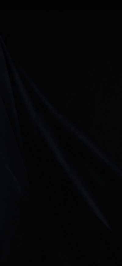 Fond d'écran Black Clothes Minimalism sur iPhone