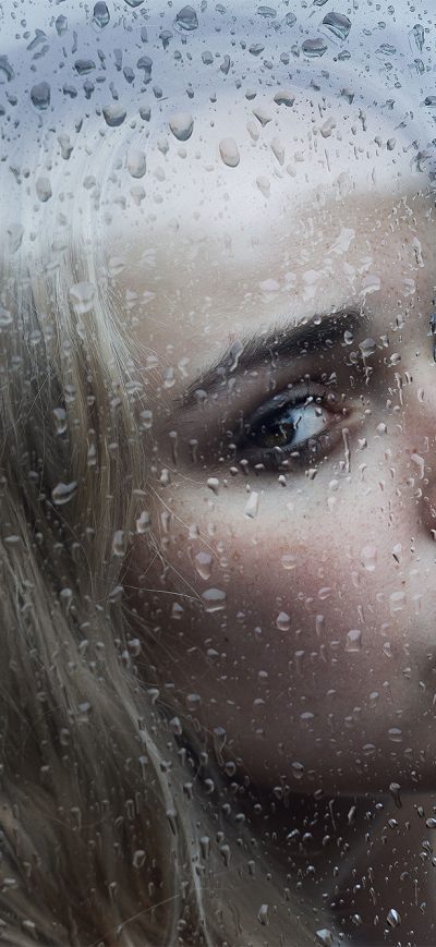 Fond d'écran iPhone Girl Behind The Glass With Water Drops