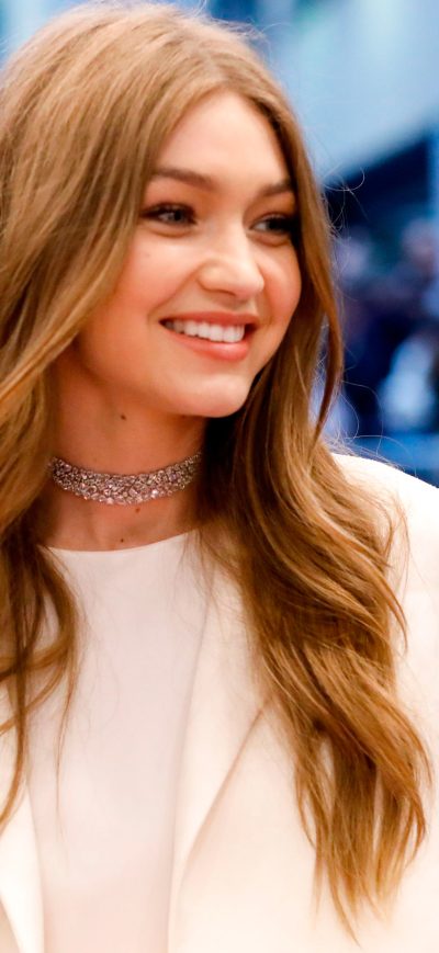 Fond d'écran Gigi Hadid Harpers Bazar 2017 sur iPhone