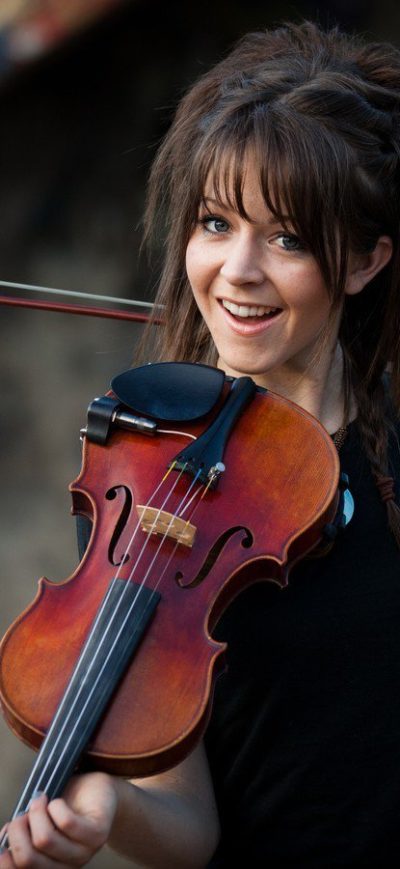 Fond d'écran iPhone Smiling Lindsey Stirling