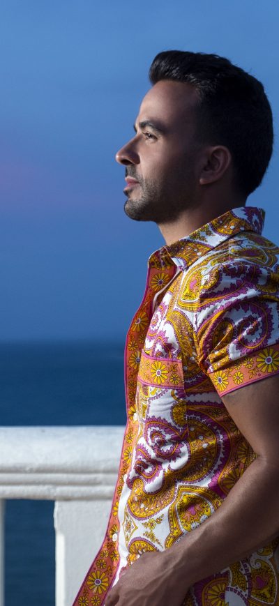Fond d'écran Luis Fonsi sur iPhone