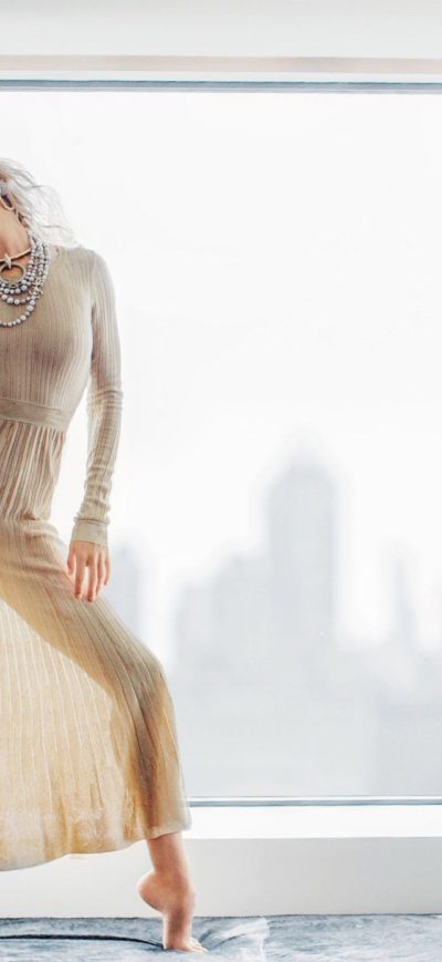 Fond d'écran iPhone Rosie Huntington Whiteley Vogue Thailand
