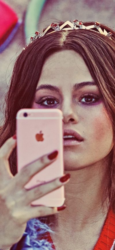 Fond d'écran Selena Gomez W Magazine 5k sur iPhone