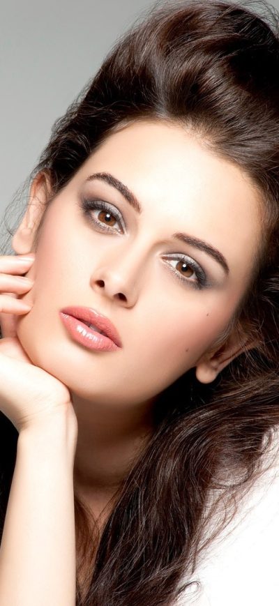 Fond d'écran iPhone Evelyn Sharma 2