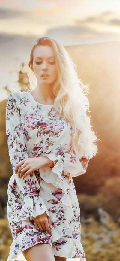 Fond d'écran iPhone Olya Alessandra Model Outdoor In Nature 4k
