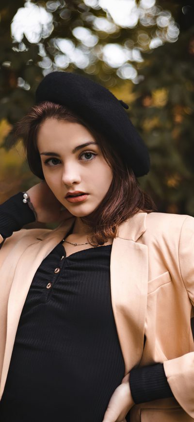 Fond d'écran iPhone Beautiful Girl Outdoor Hat 4k
