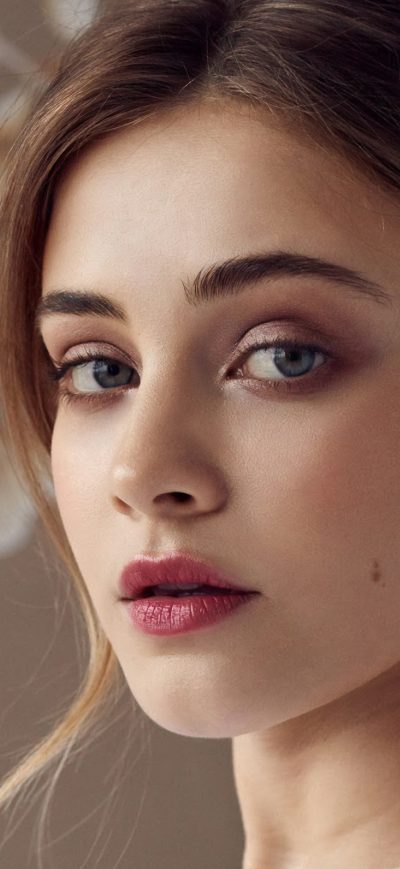 Fond d'écran iPhone Josephine Langford Rose And Ivy Photoshoot