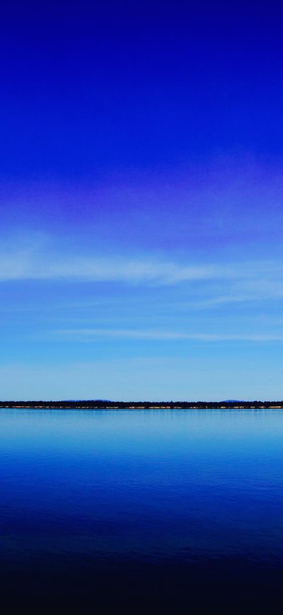 Fond d'écran iPhone Lake Under Blue Sky