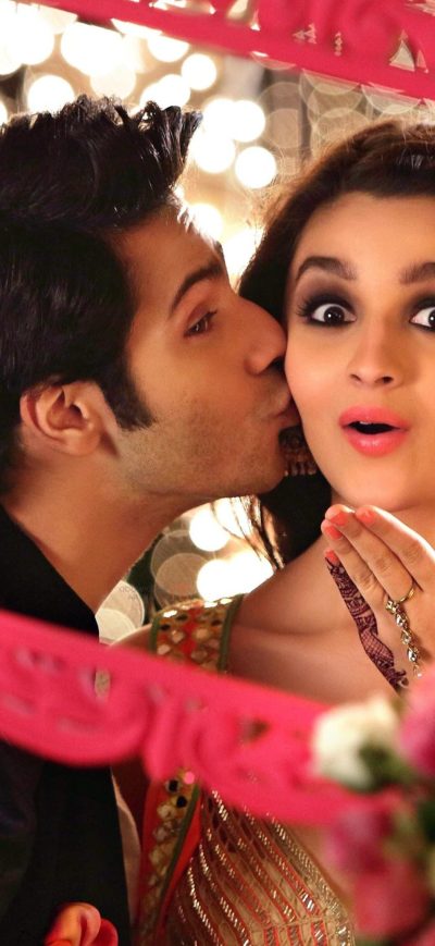 Fond d'écran iPhone Alia Bhatt Kissing Varun Dhawan