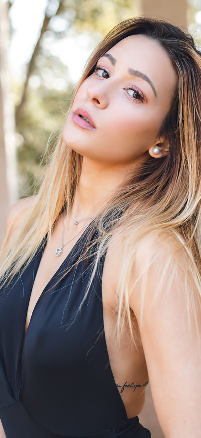 Fond d'écran iPhone Blonde Girl Model Outdoor 4k