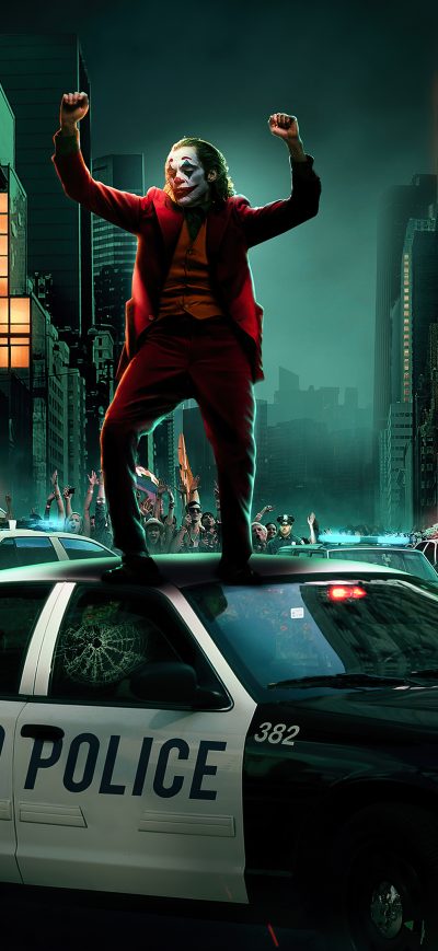 Fond d'écran iPhone Joker Dancing On Cop Car 4k