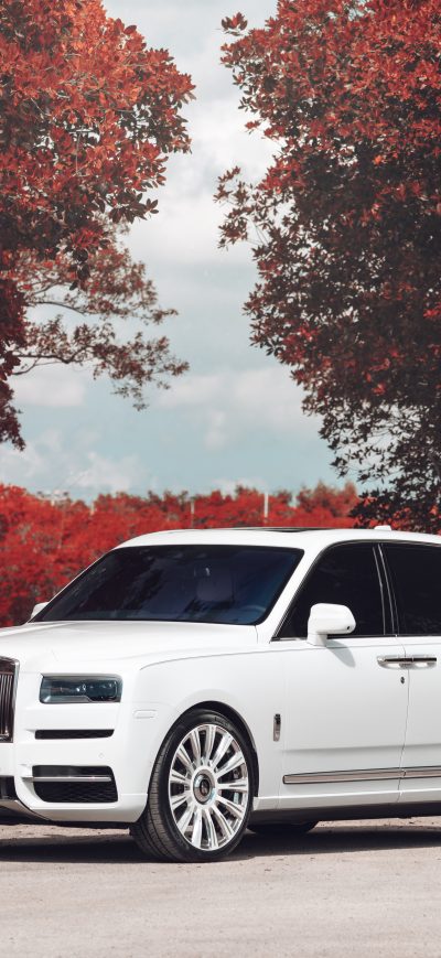 Fond d'écran iPhone Rolls Royce Cullinan 8k