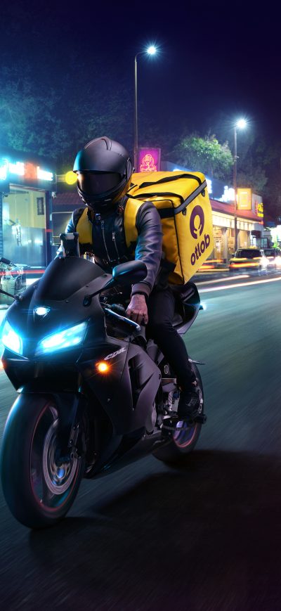 Fond d'écran iPhone Delivery Boy 4k