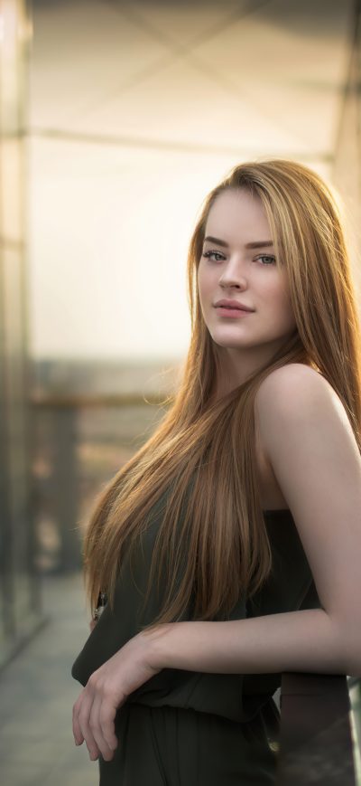 Fond d'écran iPhone Straight Hair Girl Looking At Viewer 4k