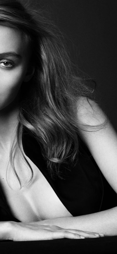 Fond d'écran iPhone Lily Rose Depp Monochrome